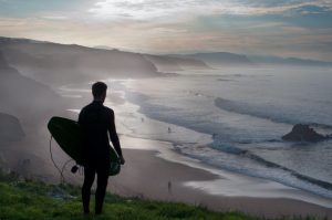 aprender surfear pais vasco